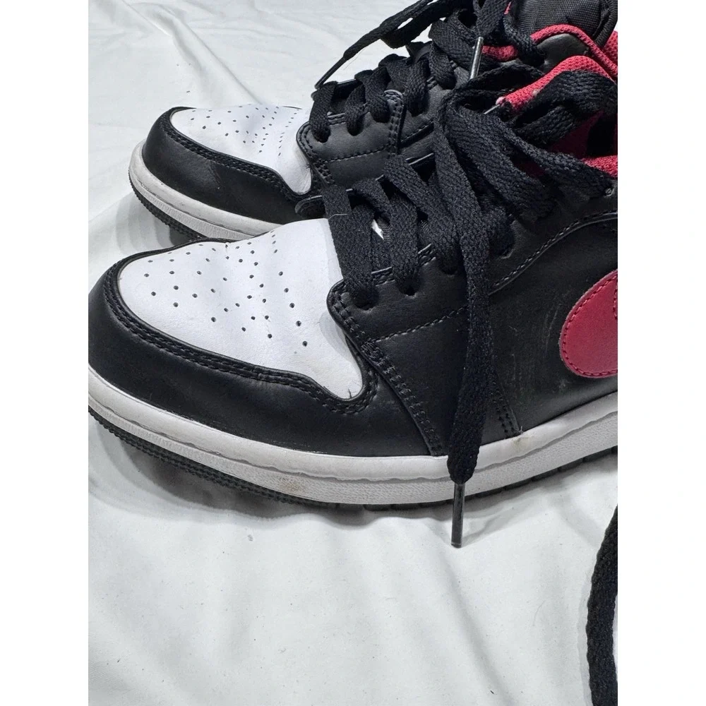 Air Jordan 1 Low size 8 Black/Fire Red Shoes Sneakers  553558 063 Excellent Euc‎